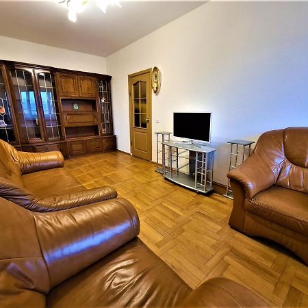 82-Avenue Apartment Чернівці Екстер'єр фото